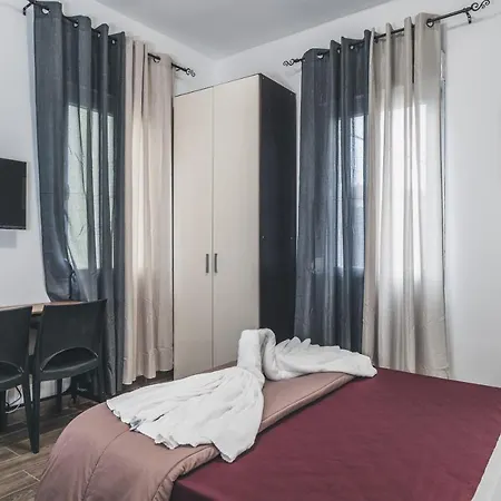 Bed & Breakfast Bulldog Station With Private Wc, Ac, Tv Mestre