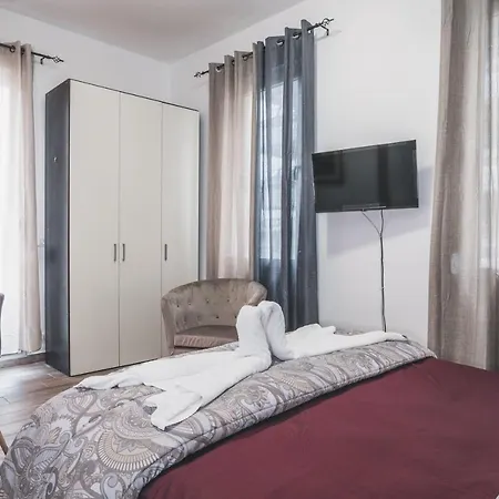 Bulldog Station With Private Wc, Ac, Tv * Mestre